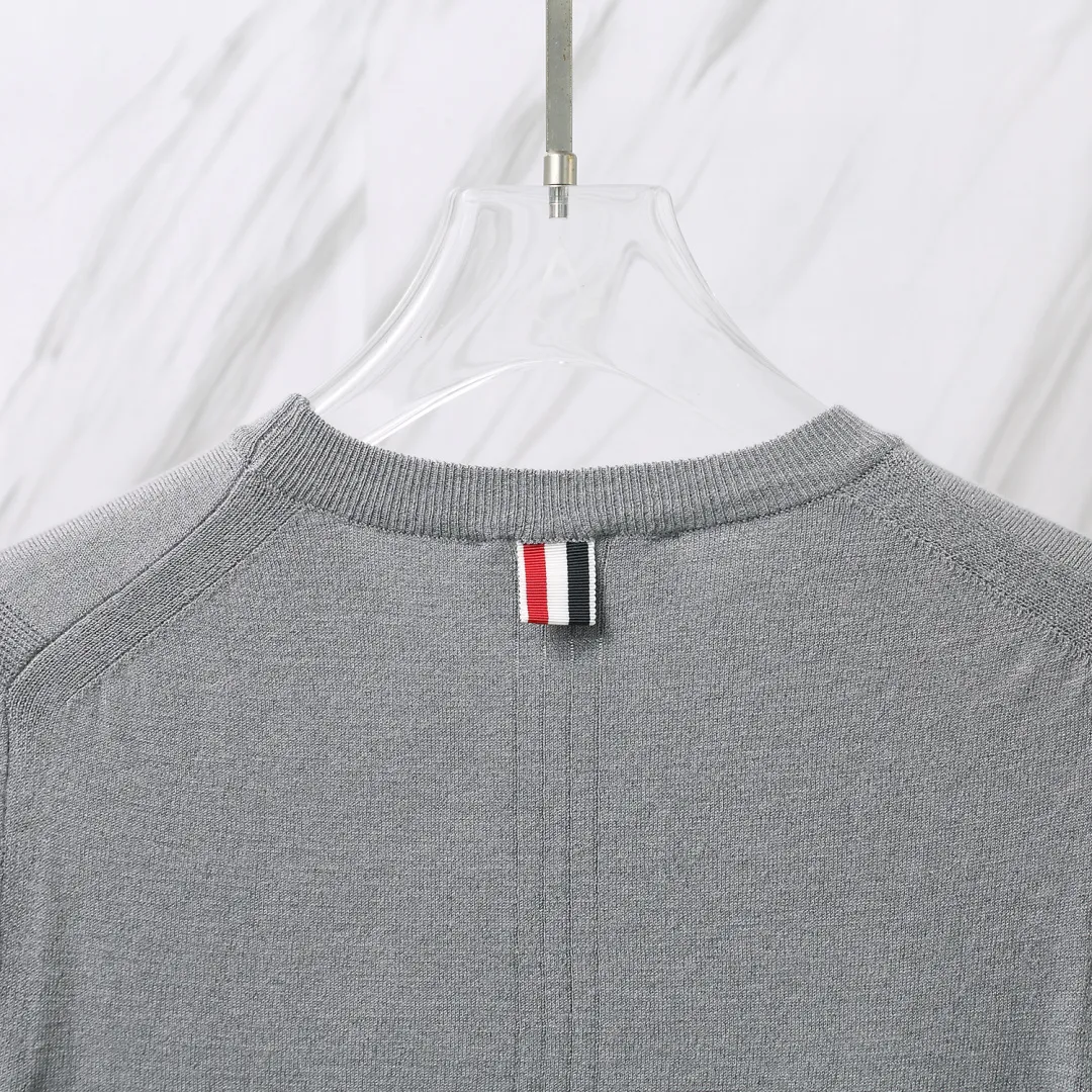 ：M 25（TB ） THOM BROWNE TB T Classic Breathable Authentic Quality + Authentic + Same Style Size：0/1/2/3/4 ：White/Black/Navy Blue/Light Gray